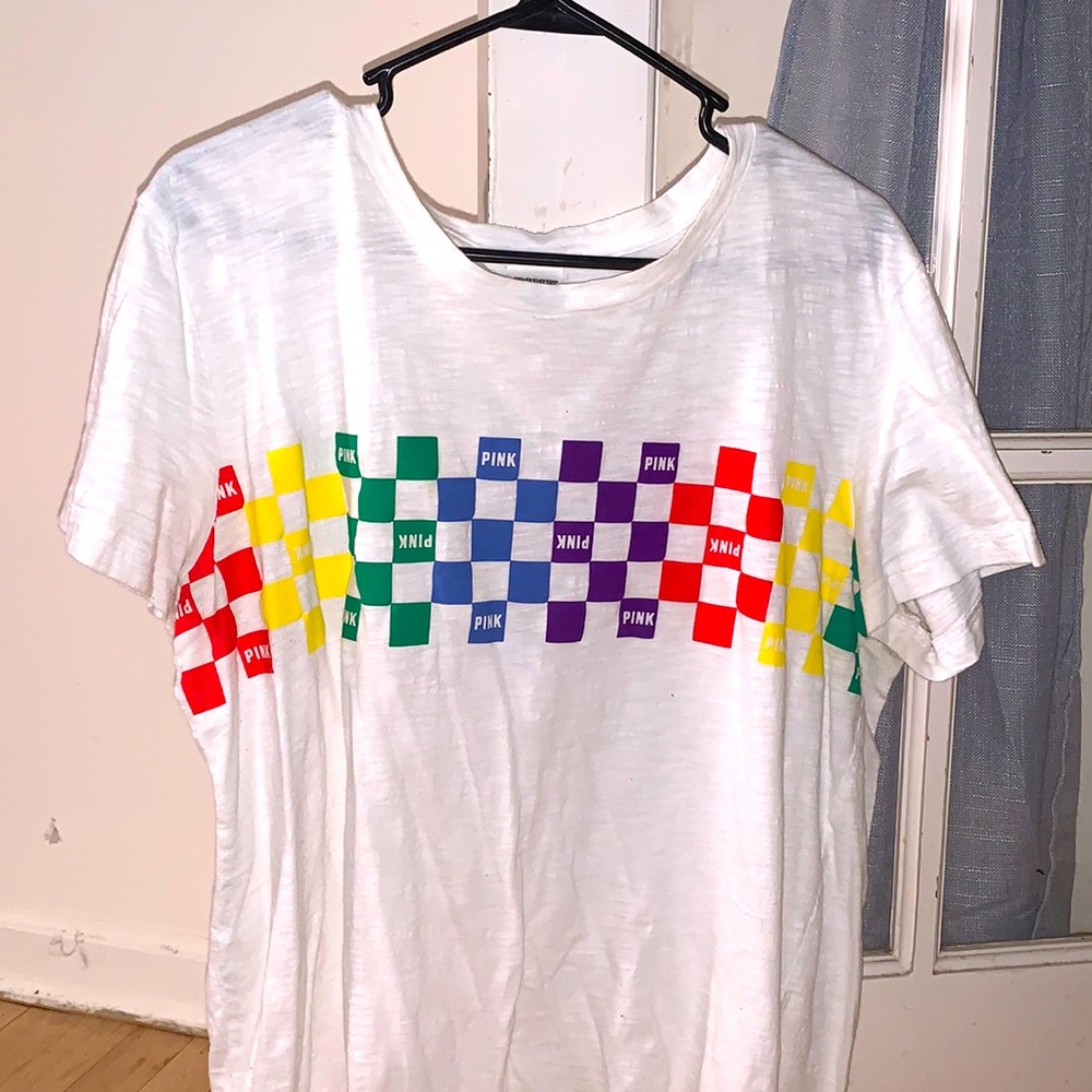 LARGE Victoria’s Secret Pink LGBTQIA+ Pride Tee
